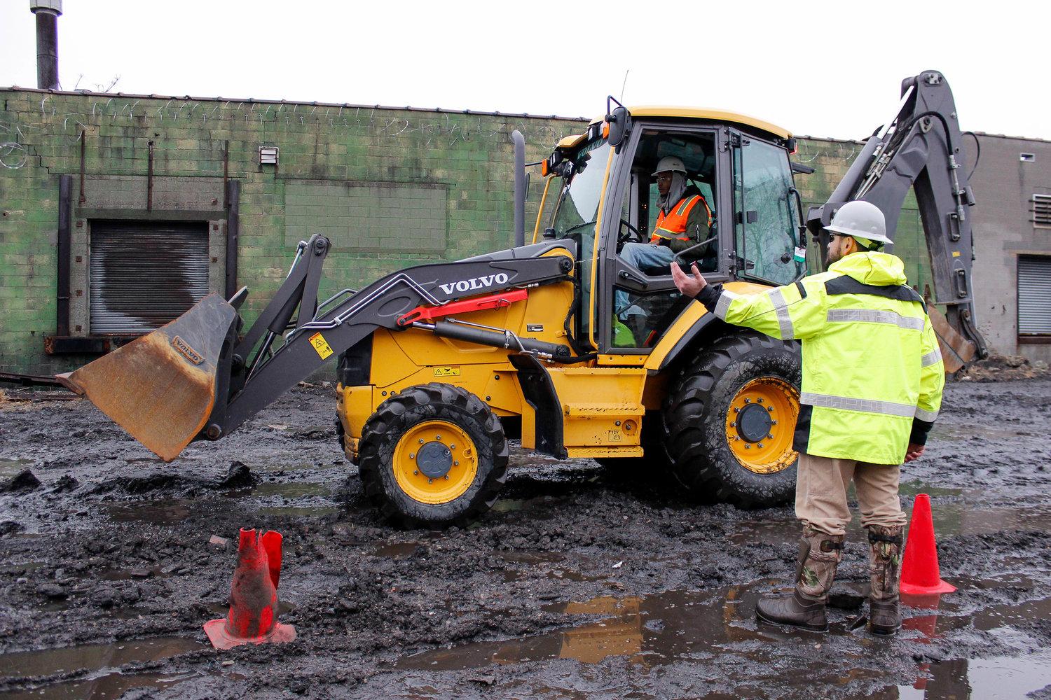 Safety⁤ Standards and Training for ⁢Heavy Equipment Operators